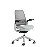Steelcase Series 1 Chaise de bureau ergonomique réglable en hauteur avec soutien lombaire et accoudoirs réglables, dossier en maille grise respirante et assise en tissu bleu clair confortable