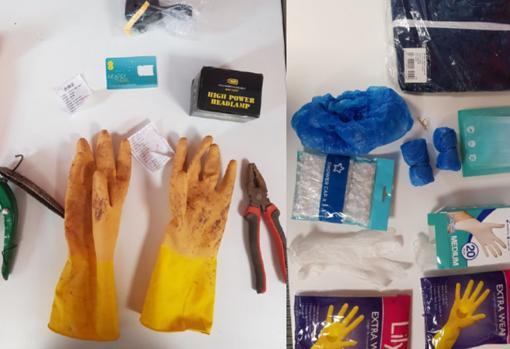 La policía encontró artículos como lejía, cinta adhesiva, encendedores, guantes y un cuchillo Stanley, todos vinculados a aviones para secuestrar, asesinar y encubrir sus delitos.