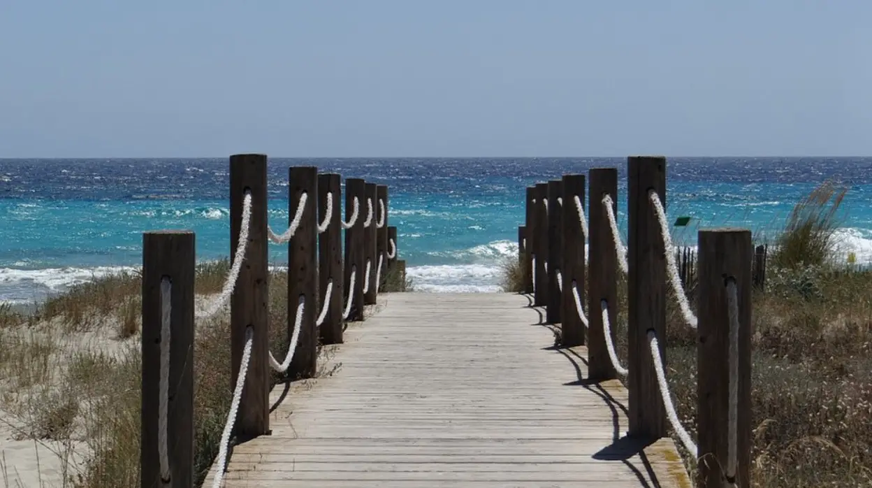 Las vacaciones en septiembre permiten disfrutar de la playa sin aglomeraciones.  /Pixabay