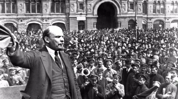 Lenin, durante un discurso ante sus seguidores en 1917