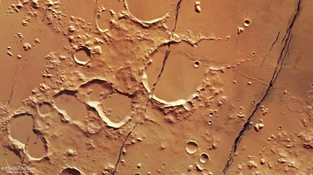Parte del sistema Cerberus Fossae en Elysium Planitia, cerca del ecuador marciano