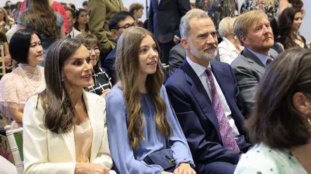 Letizia, Sofía y el rey Felipe VI acudieron a la graduación de Leonor